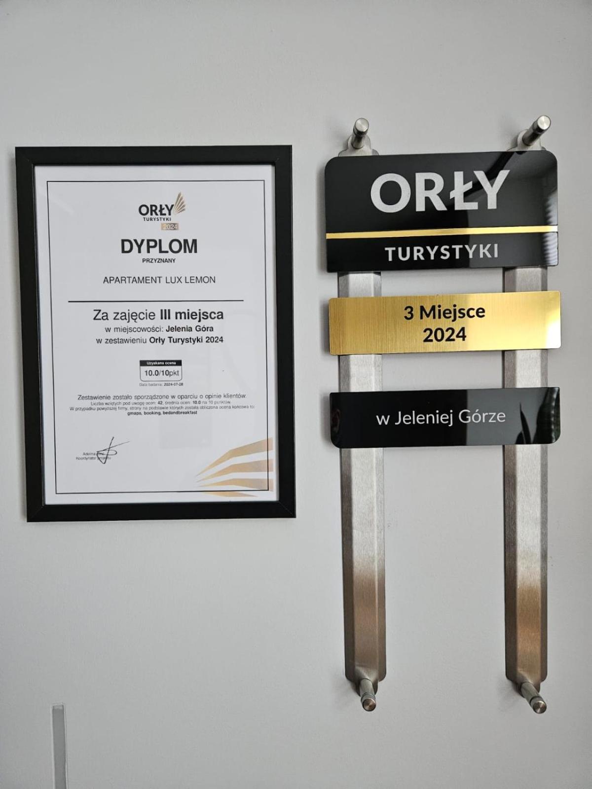 Apartament Lux Lemon Jelenia Góra Exteriör bild