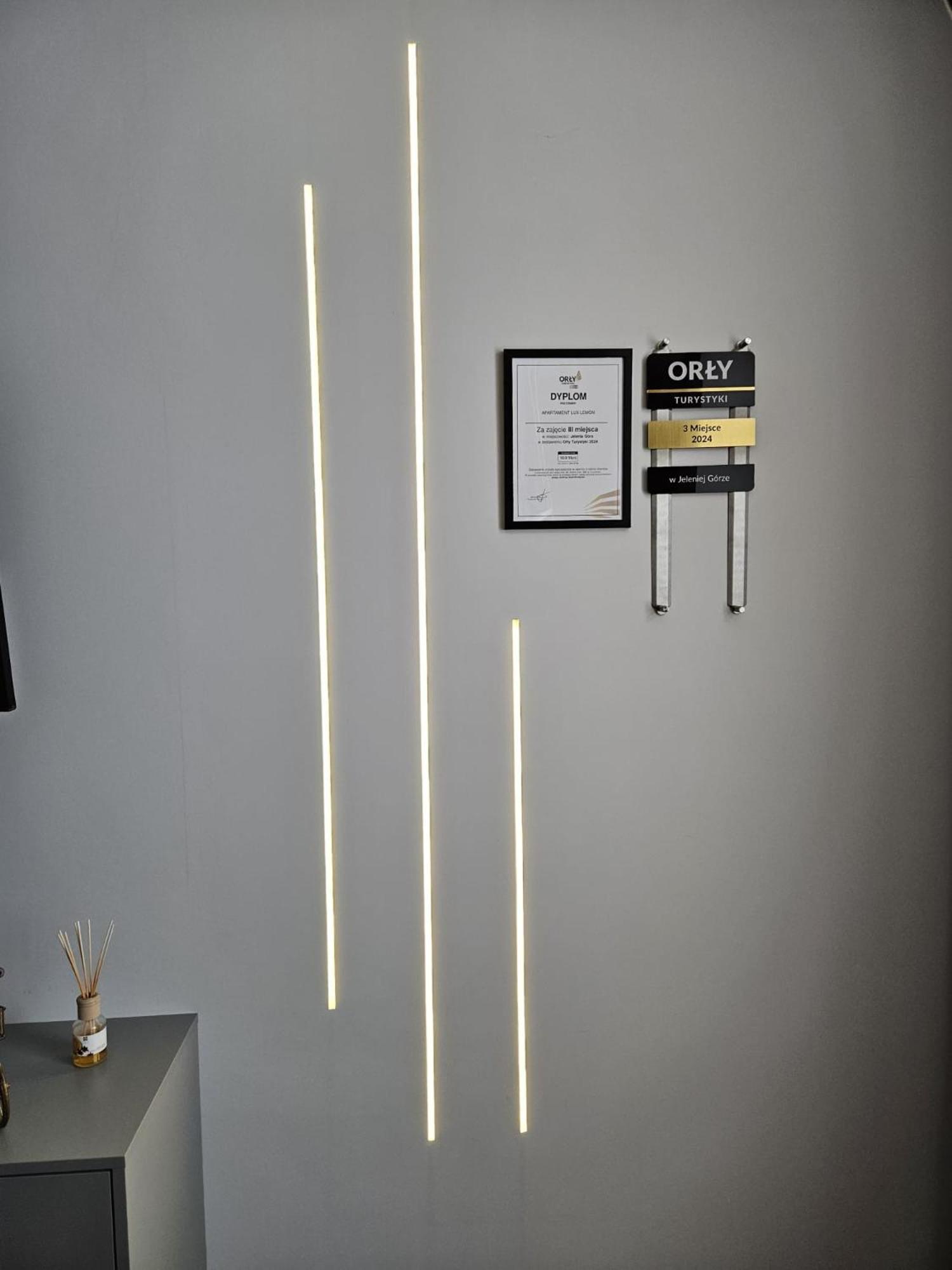 Apartament Lux Lemon Jelenia Góra Exteriör bild